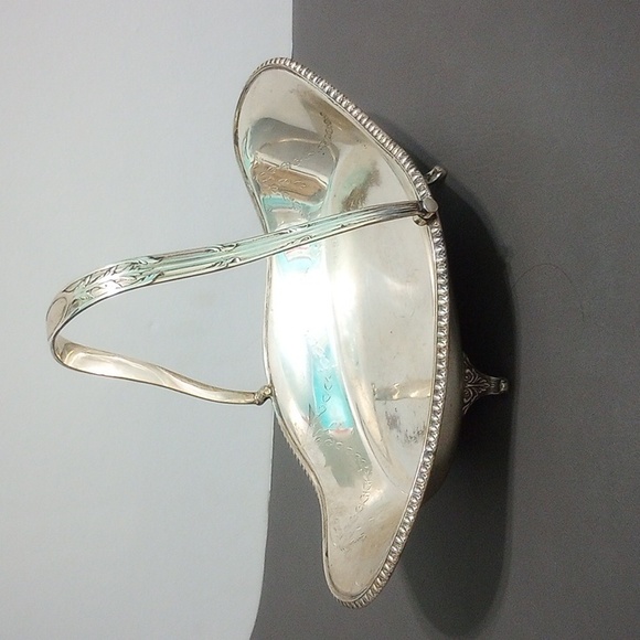 Antique Harris Brothers & Howsen ALPHA Footed Bon Bon Basket - Picture 3 of 9